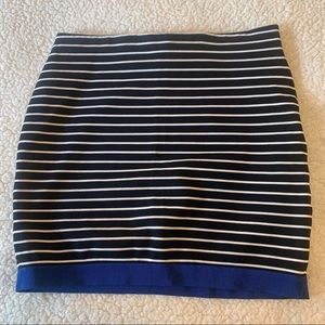 Ann Taylor Stretchy Striped Fitted Skirt | Size: 4